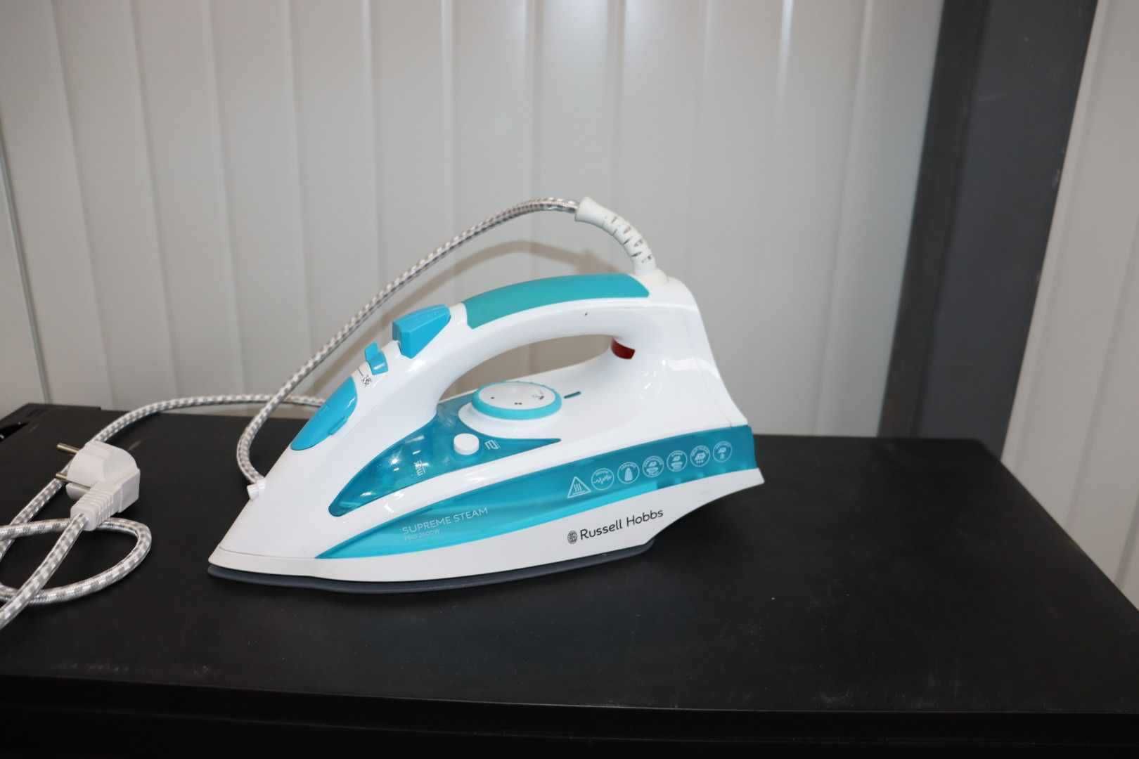 Парна ютия Russell Hobbs Supreme Steam Pro 2600W, 140 г/мин ПРОМОЦИЯ!