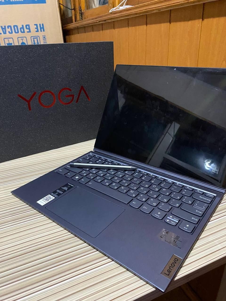 Lenovo YOGA. ...