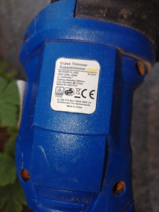 Три броя ел.тримери.