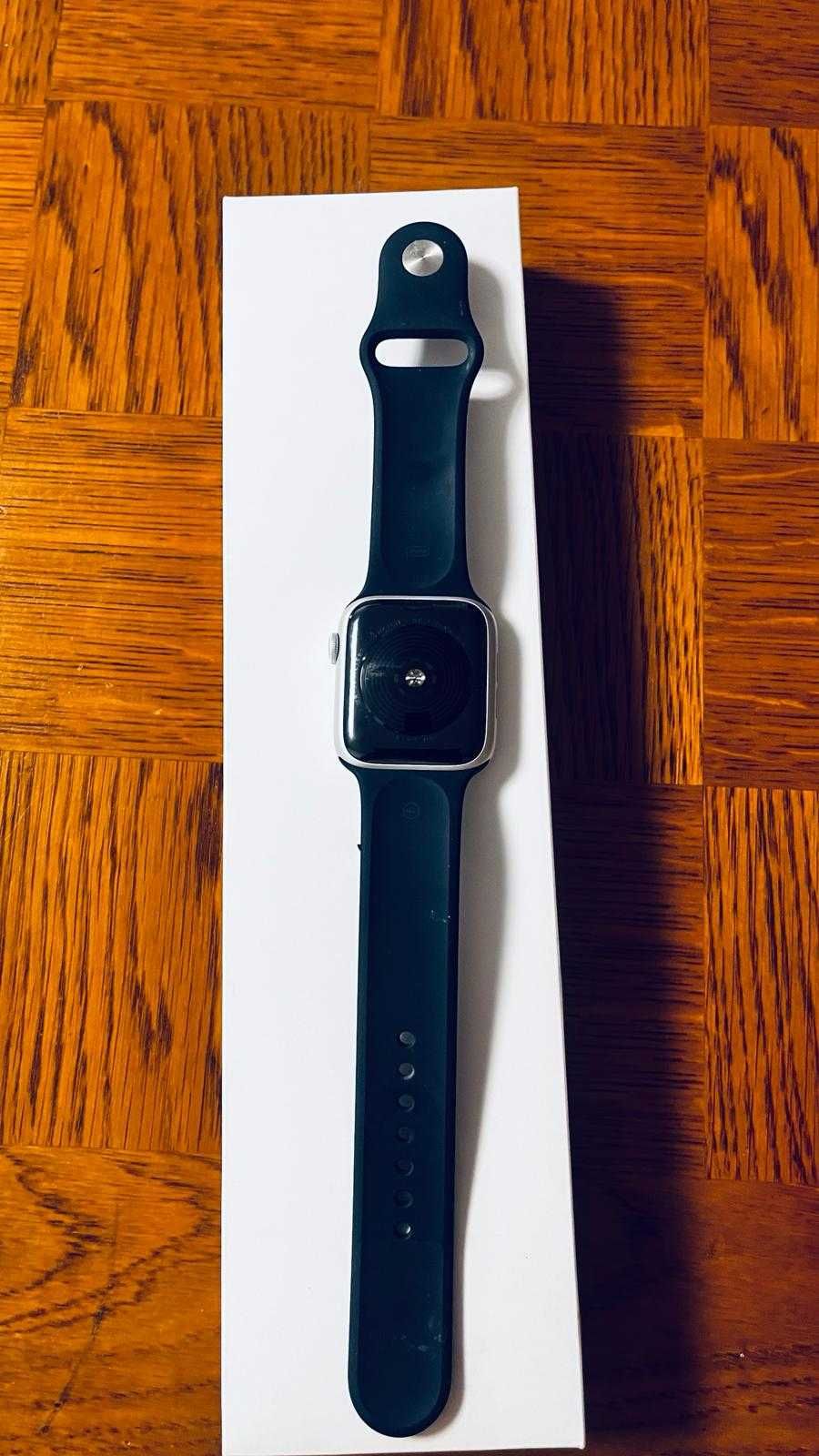 Apple watch SE gri