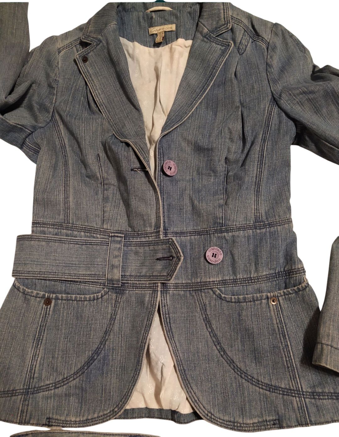 Разпродажба на нови дънкови якета Levi's