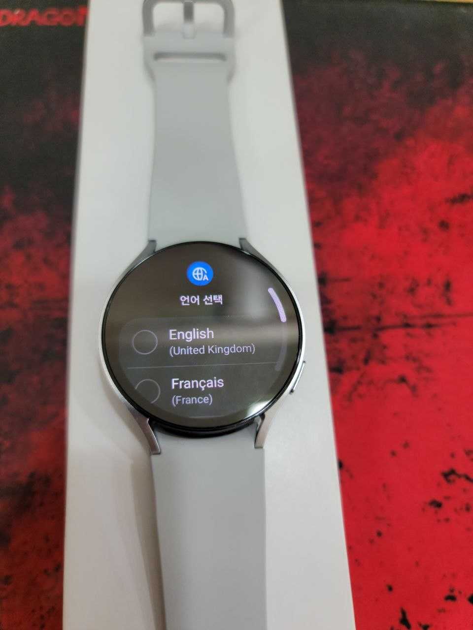 Продам часы Galaxy Watch6 Silver 44mm
