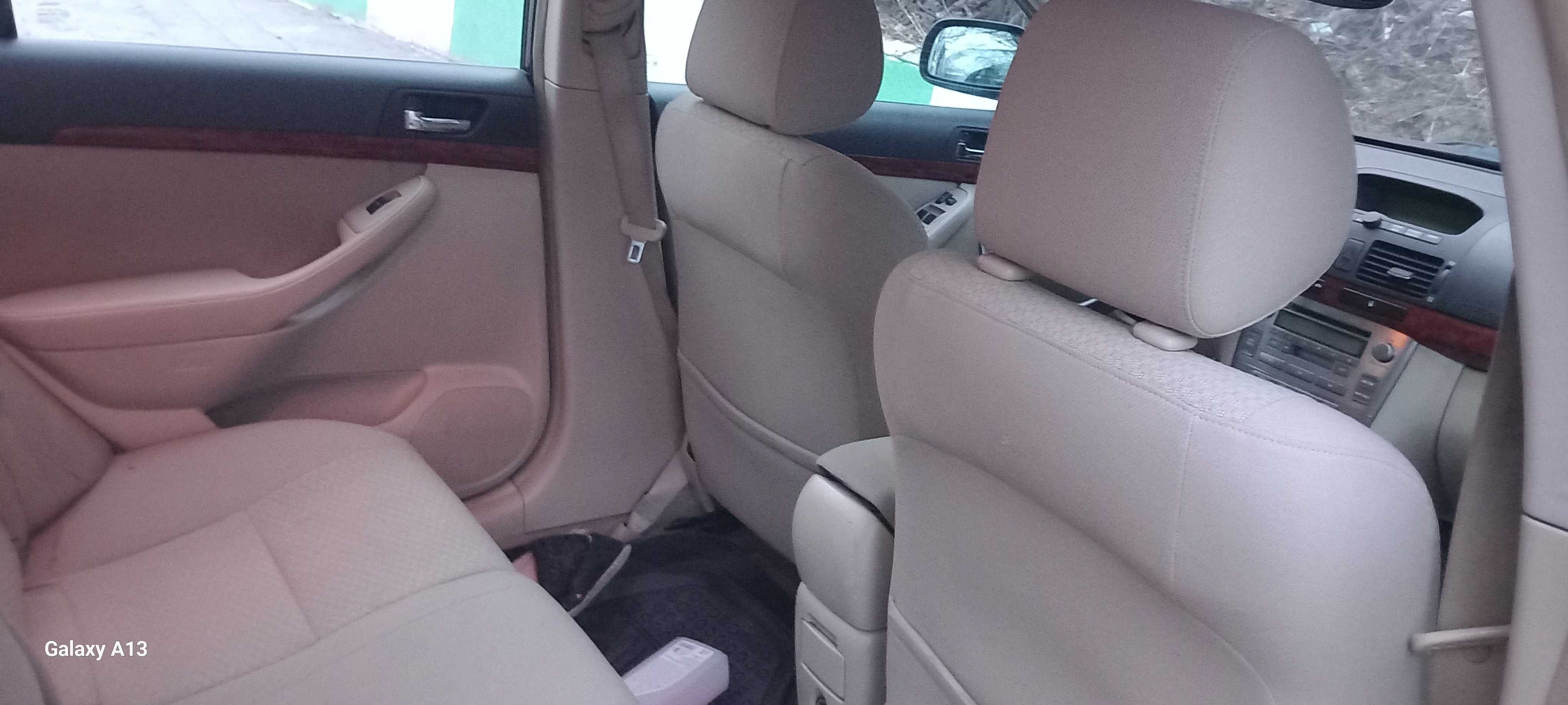 Toyota Avensis 2.0 2004 г.