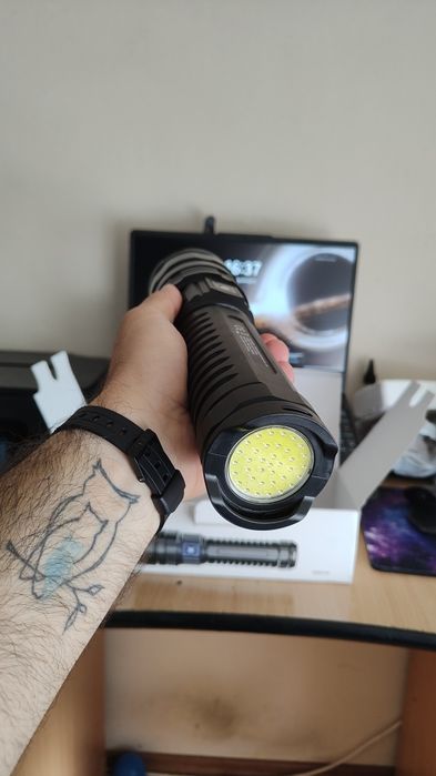 Lanterna  led foarte puternică