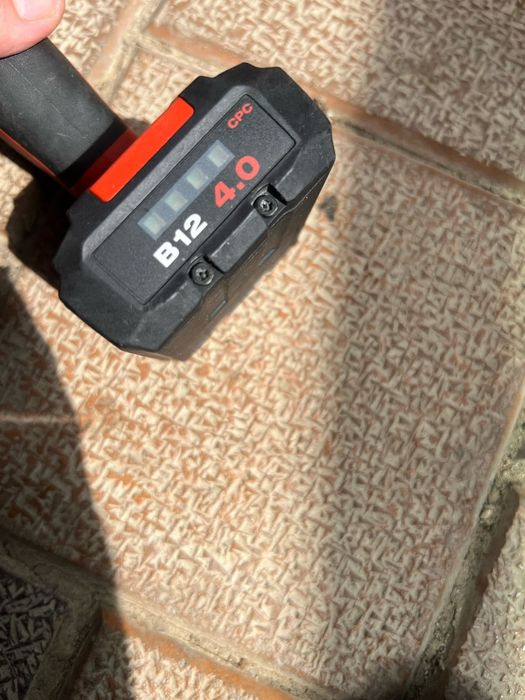 Ferăstrău  pe  acumulatori HILTI SR 2-A 12