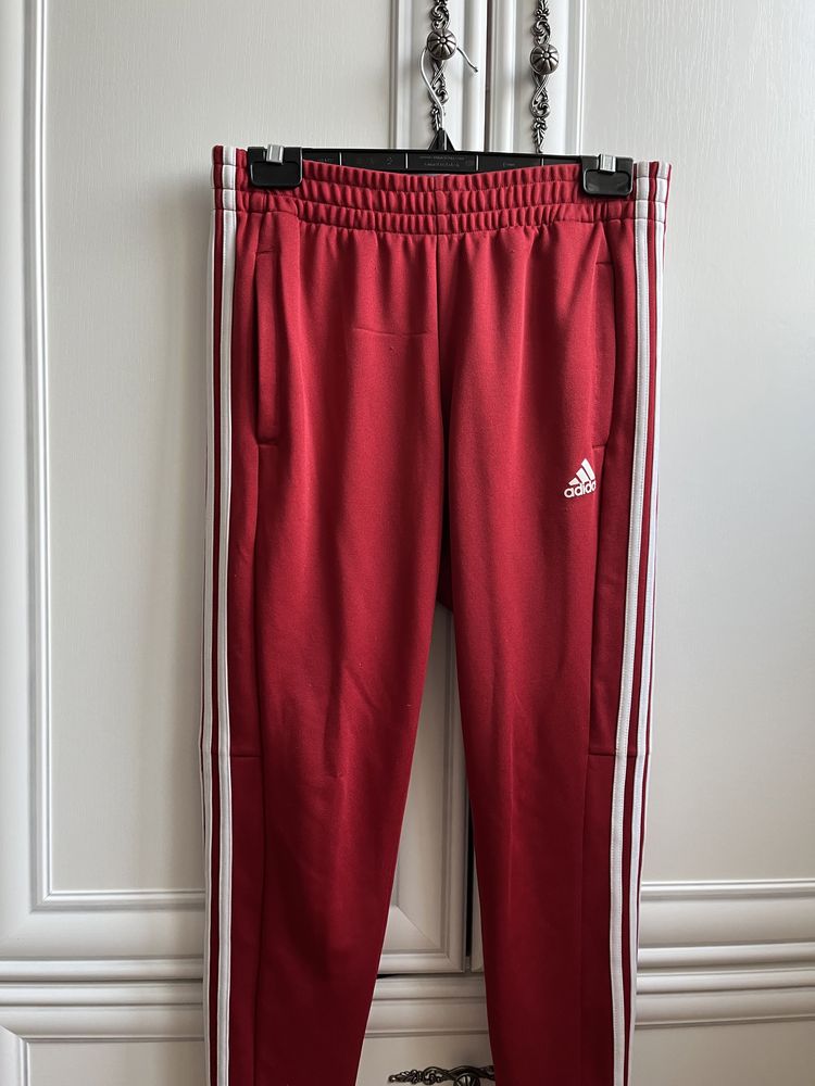 Pantaloni adidas rosii
