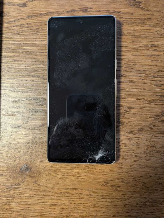 Google Pixel 7 - carcasa si ecran sparte