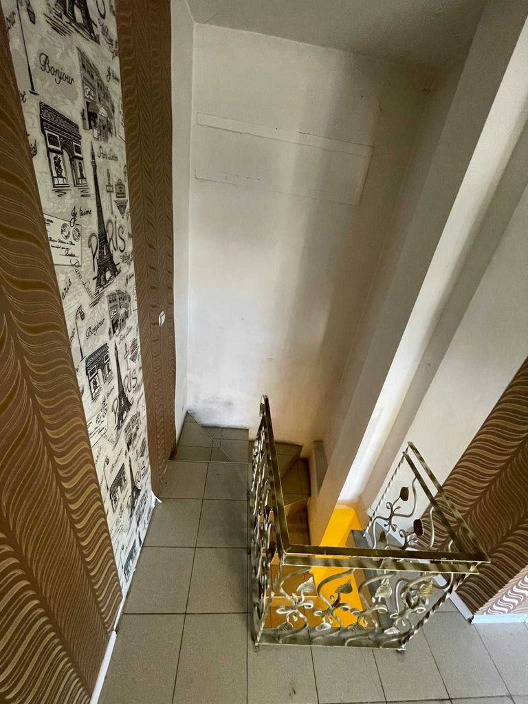 Дава се под наем Магазин в Варна, Колхозен пазар - 40 кв.м за 229.5 € - Снимка #2