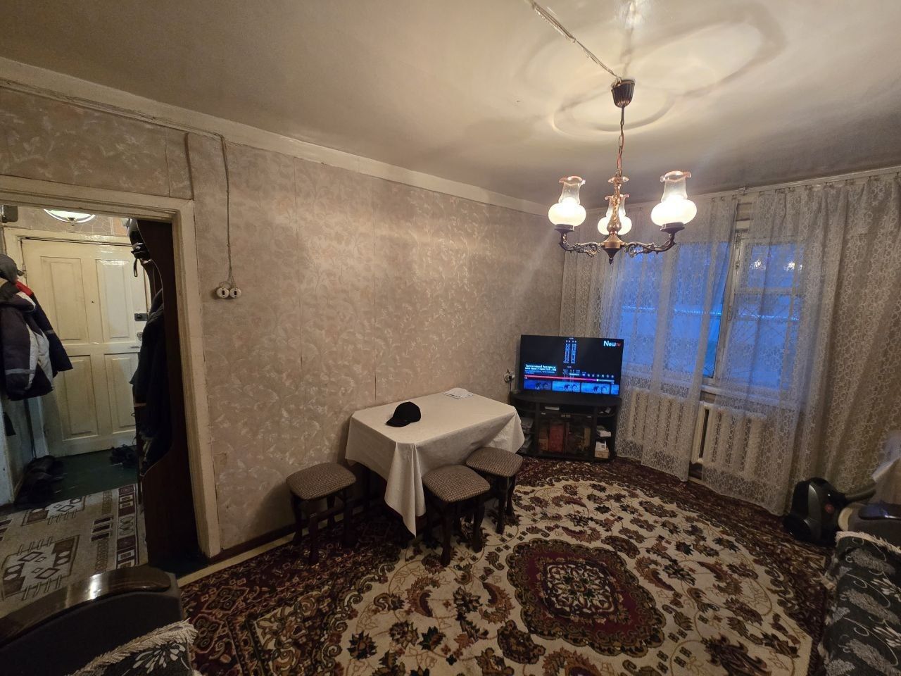 3х комн. квартира в Спутник 8 (Сергели). 3/1/2 (1-этаж). Дом деревян.