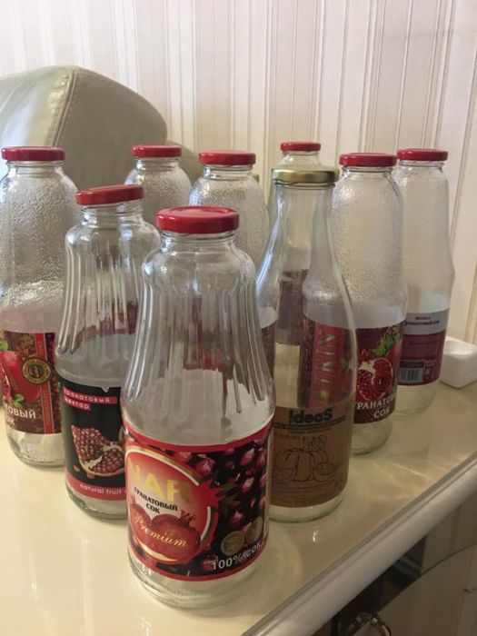 Бутылки с крышками из под сока