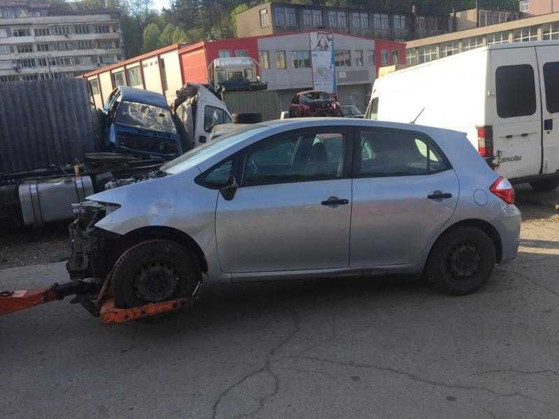 Тойота ярис 1,3 / Toyota Auris 1.3 на части