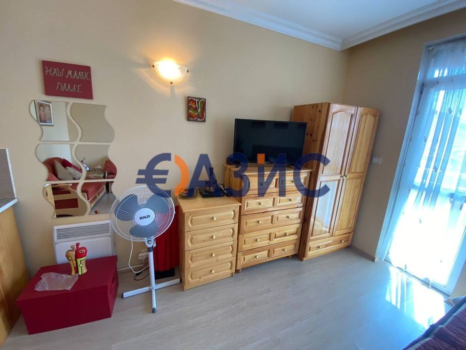 Продава се Едностаен апартамент в Несебър - 33 кв.м за 1485 €/кв.м - Снимка #3