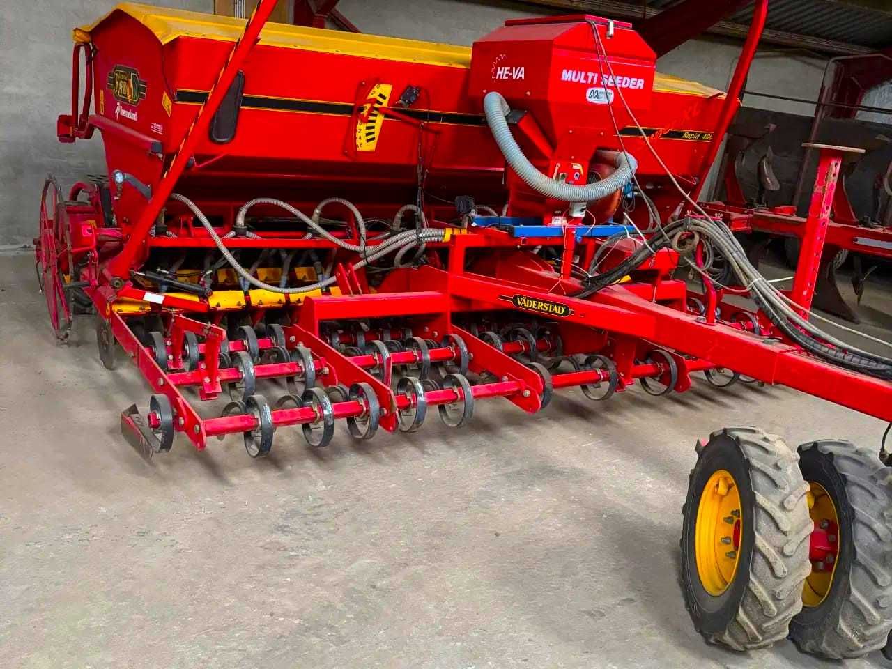 Semanatoare paioase Vaderstad Rapid 400 Super XL an 2015 Amazone Kuhn