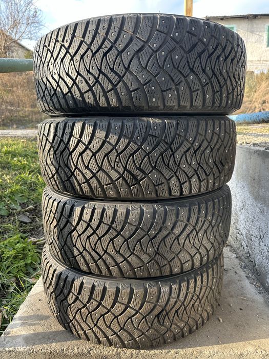 Комплект зимней резины 215/55/17