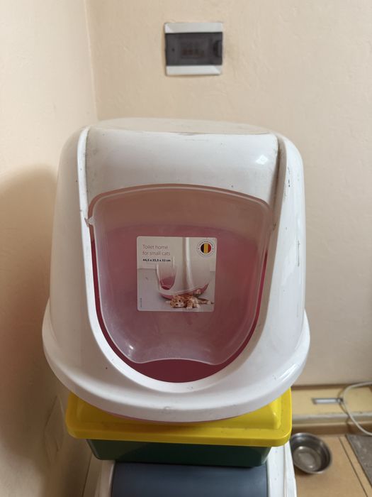 Продам туалет для кошек закрытый