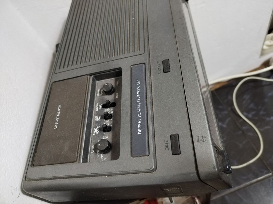 Radio cu ceas digital Philips scala manuala