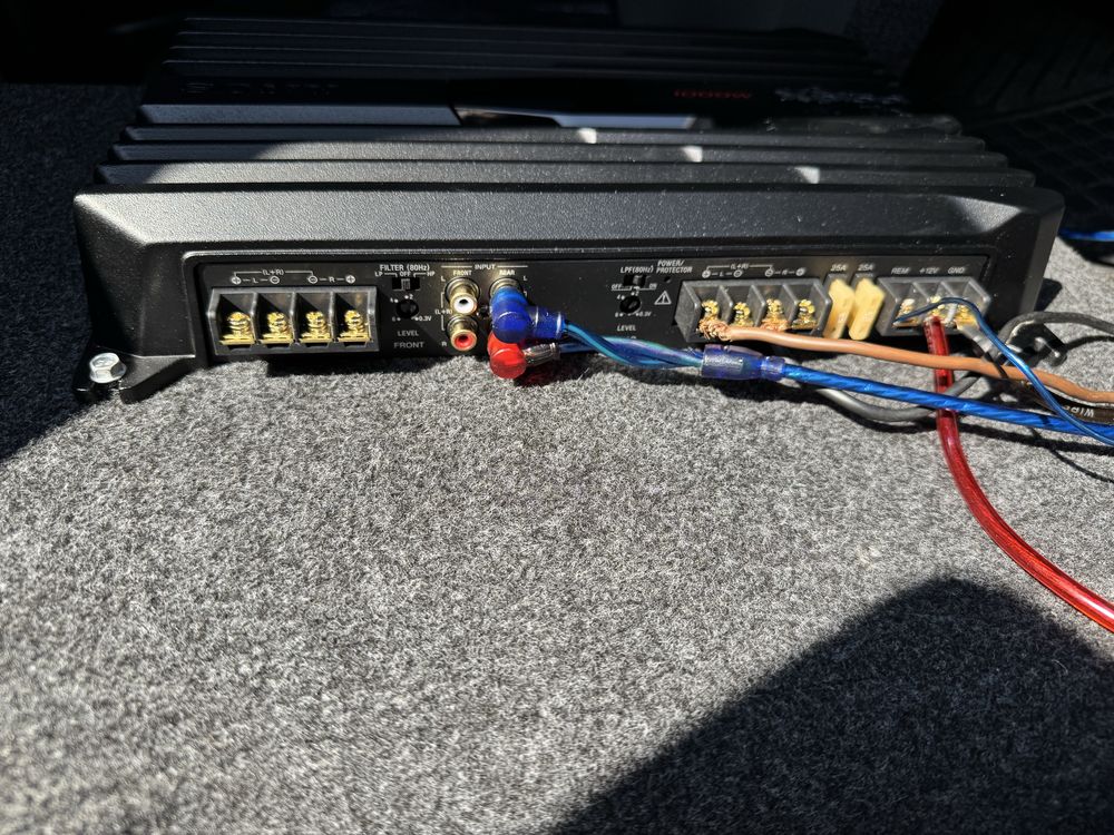 Subwoofer Alpine SWT-12S4 + Statie Sony Xplod