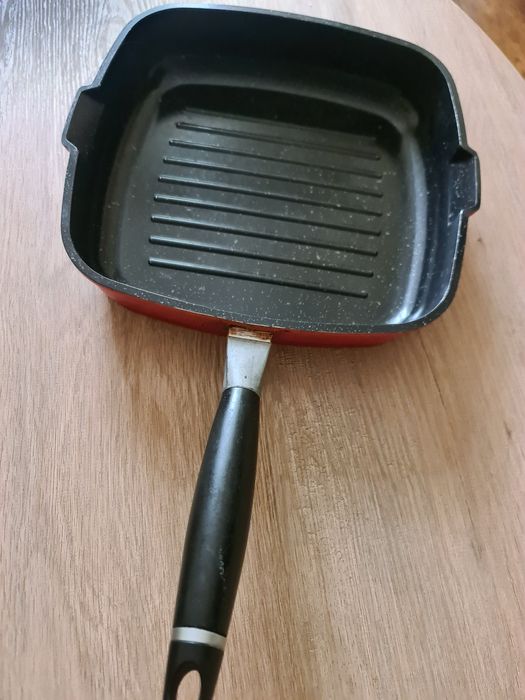 Продам гриль  сковороду berghoff