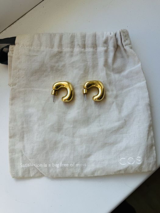 Серьги Cos, золотая бижутерия
