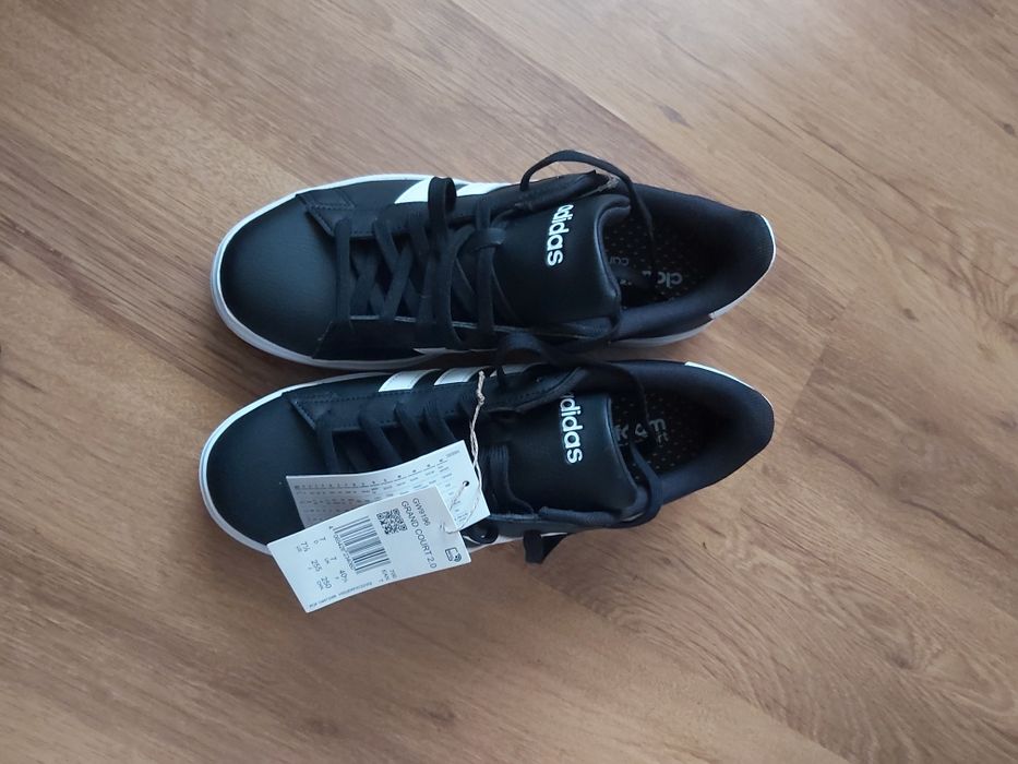 Здравейте продавам маратонки ададас