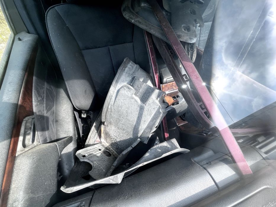Mercedes-Benz E200--   1500€