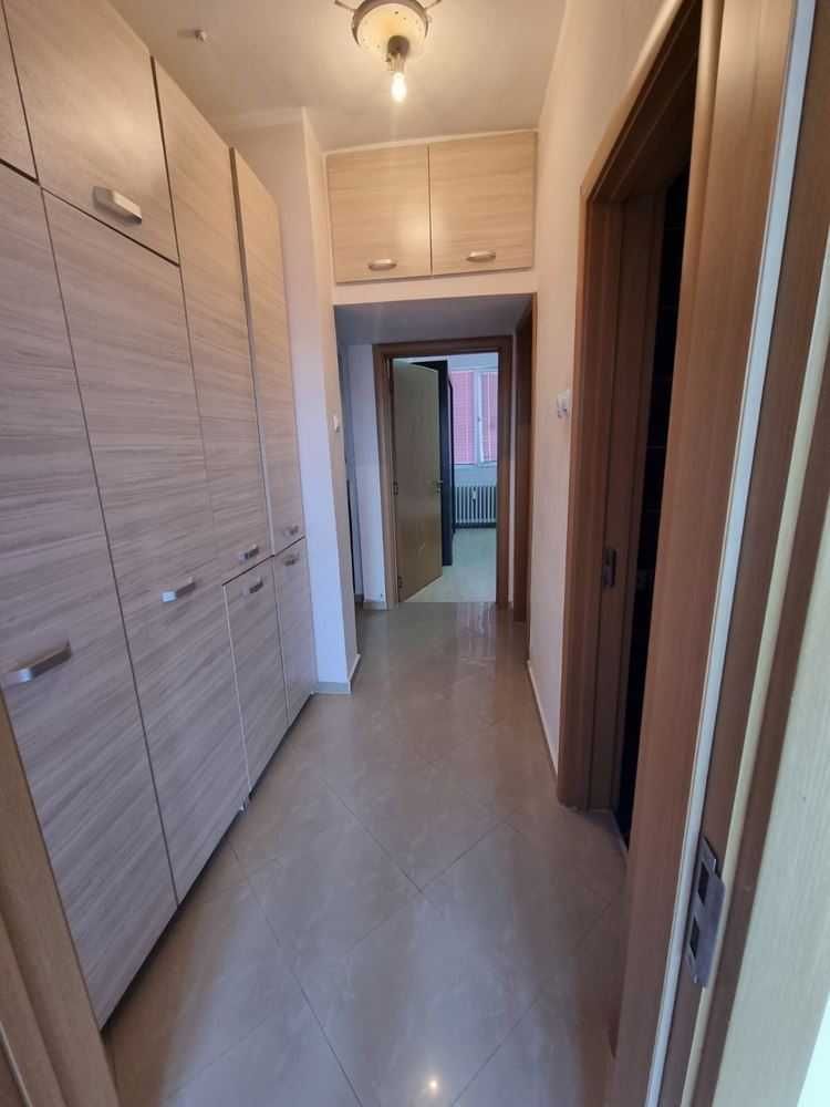 Дава се под наем Тристаен апартамент в Пловдив, Кършияка - 110 кв.м за 550 € - Снимка #18