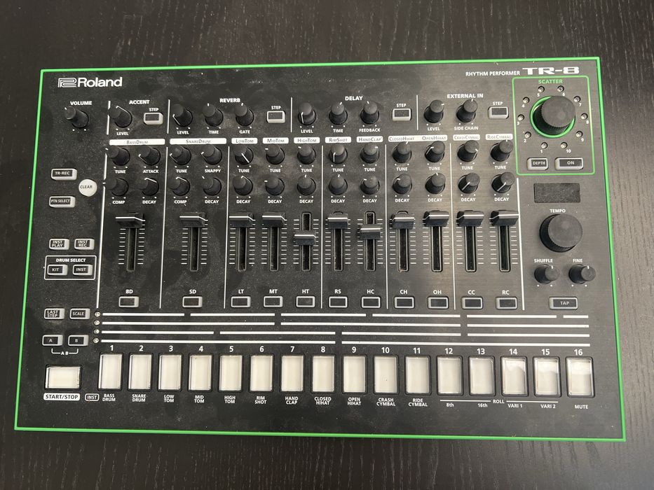 Vand Roland Aira TR-8, stare perfecta