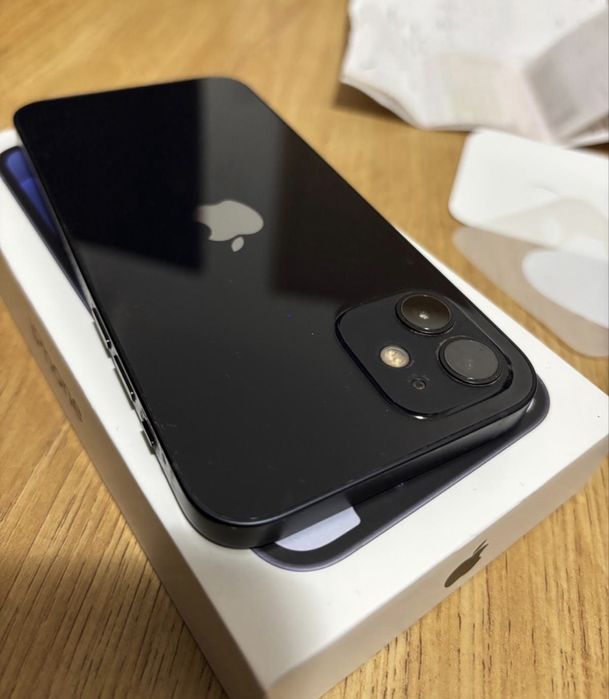 iPhone 12  93% Bateria