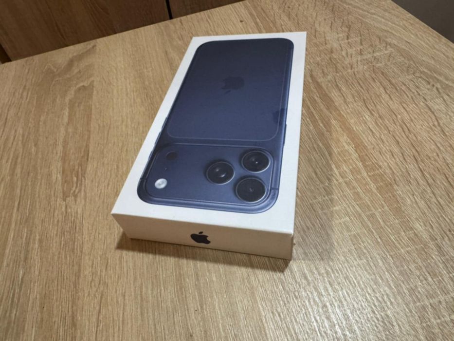 iPhone 17 pro max blue