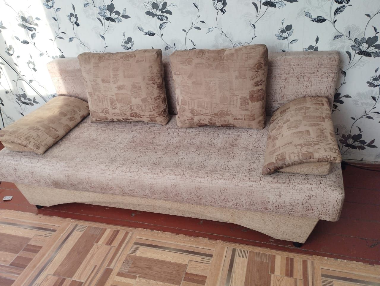 Продам диван в хорошем состояние