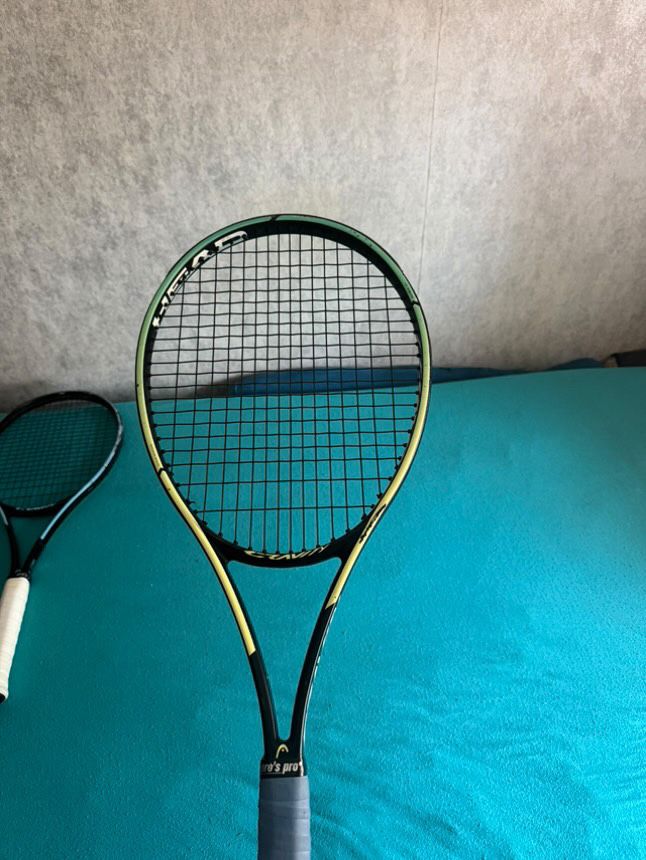 Custom Тенис ракета Head Gravity 100 правена по поръчка