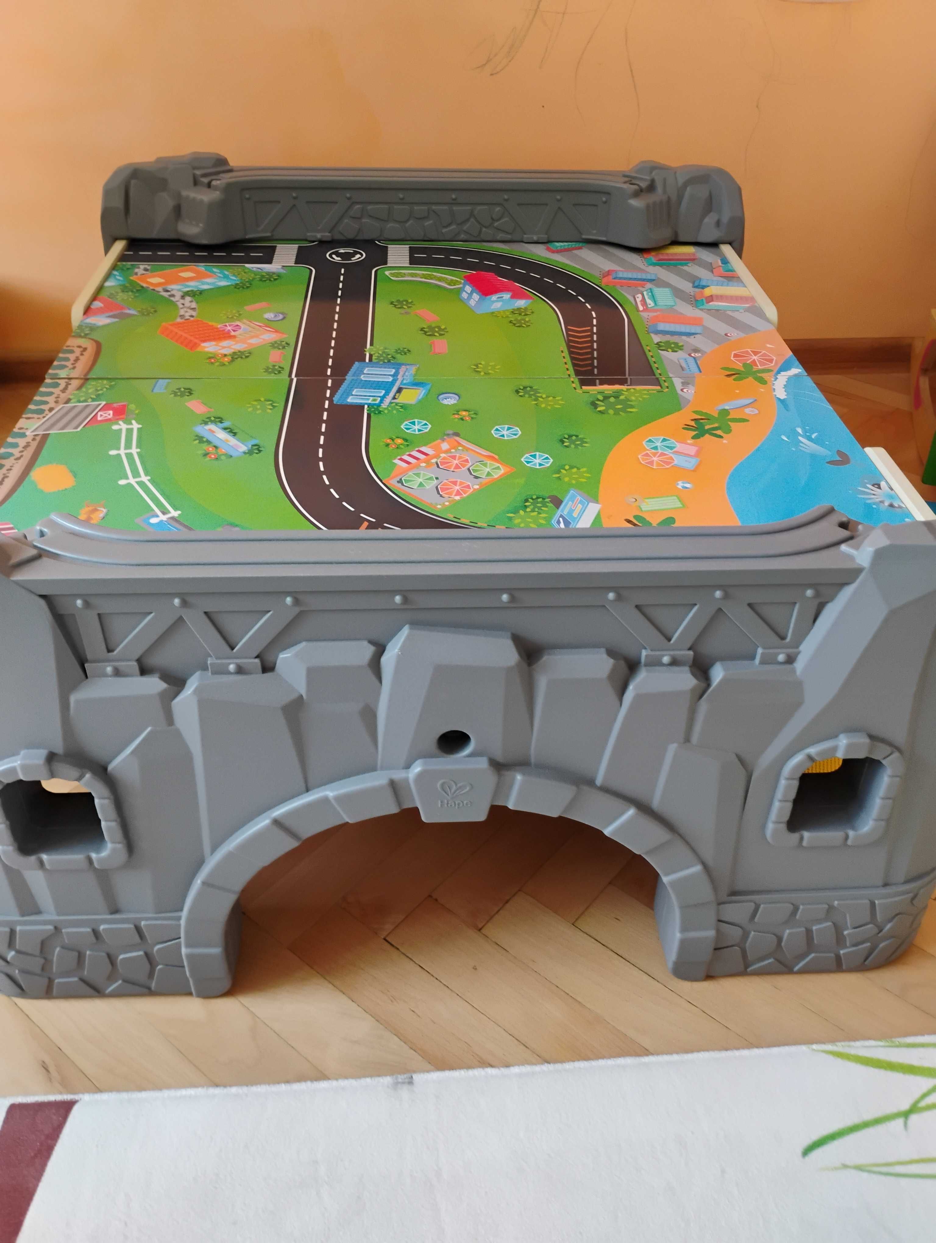 Hape - дървена маса за игра