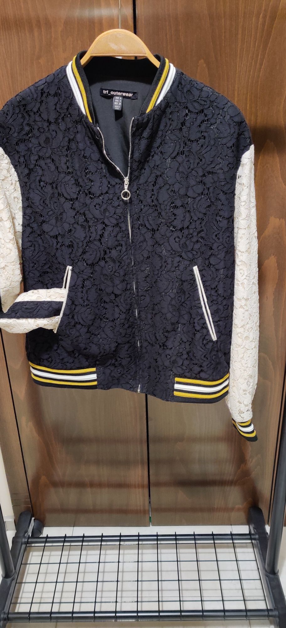 Сака ;Zara trf яке дантелен бомбър