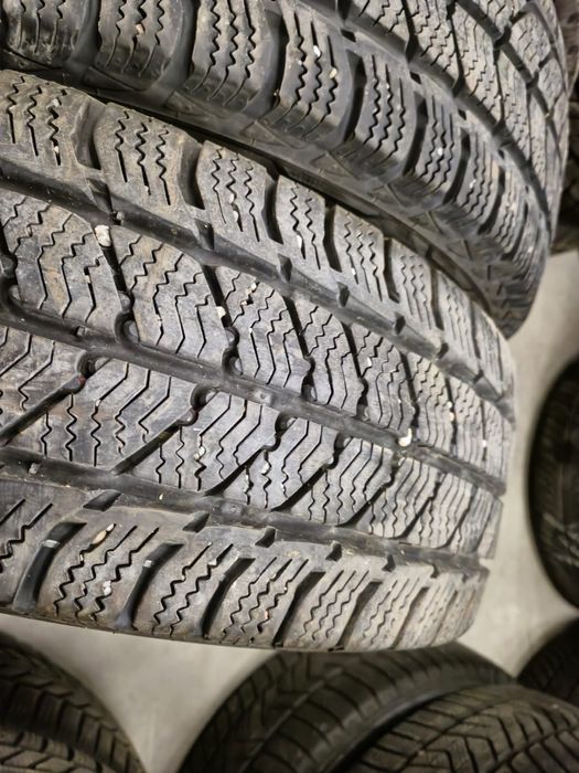 4 anvelope iarna Uniroyal 235 65 16C stare foarte buna