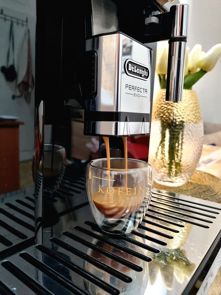 КАФЕМАШИНА DELONGHI PERFECTA EVO |Делонги Перфекта с гаранция и сервиз