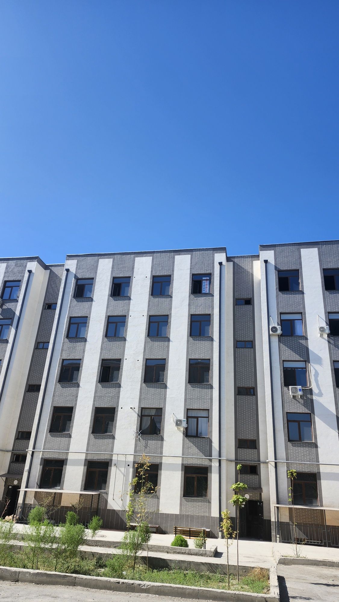 Прод.3 ком.кв,93 кв метр.за Чеваром,на 5 этаже,квартира сквозная