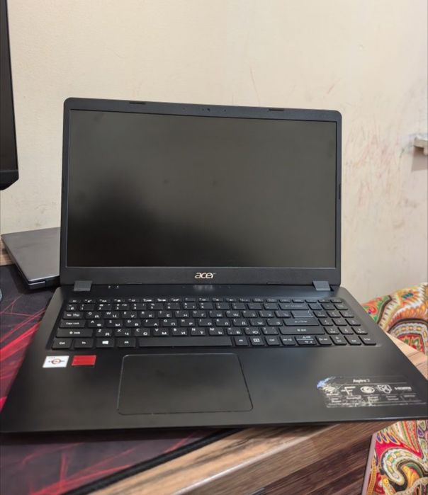Ноутбук Асер 2019 года SSD 512Gb HDD 500Gb