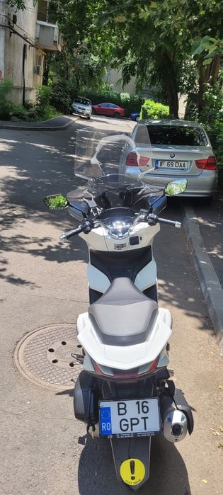 Vând scuter Honda pcx 125
