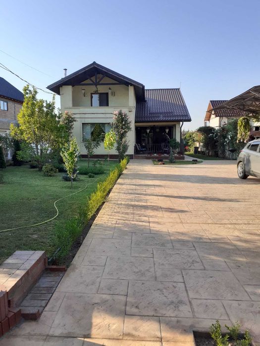 Casă de vanzare ,