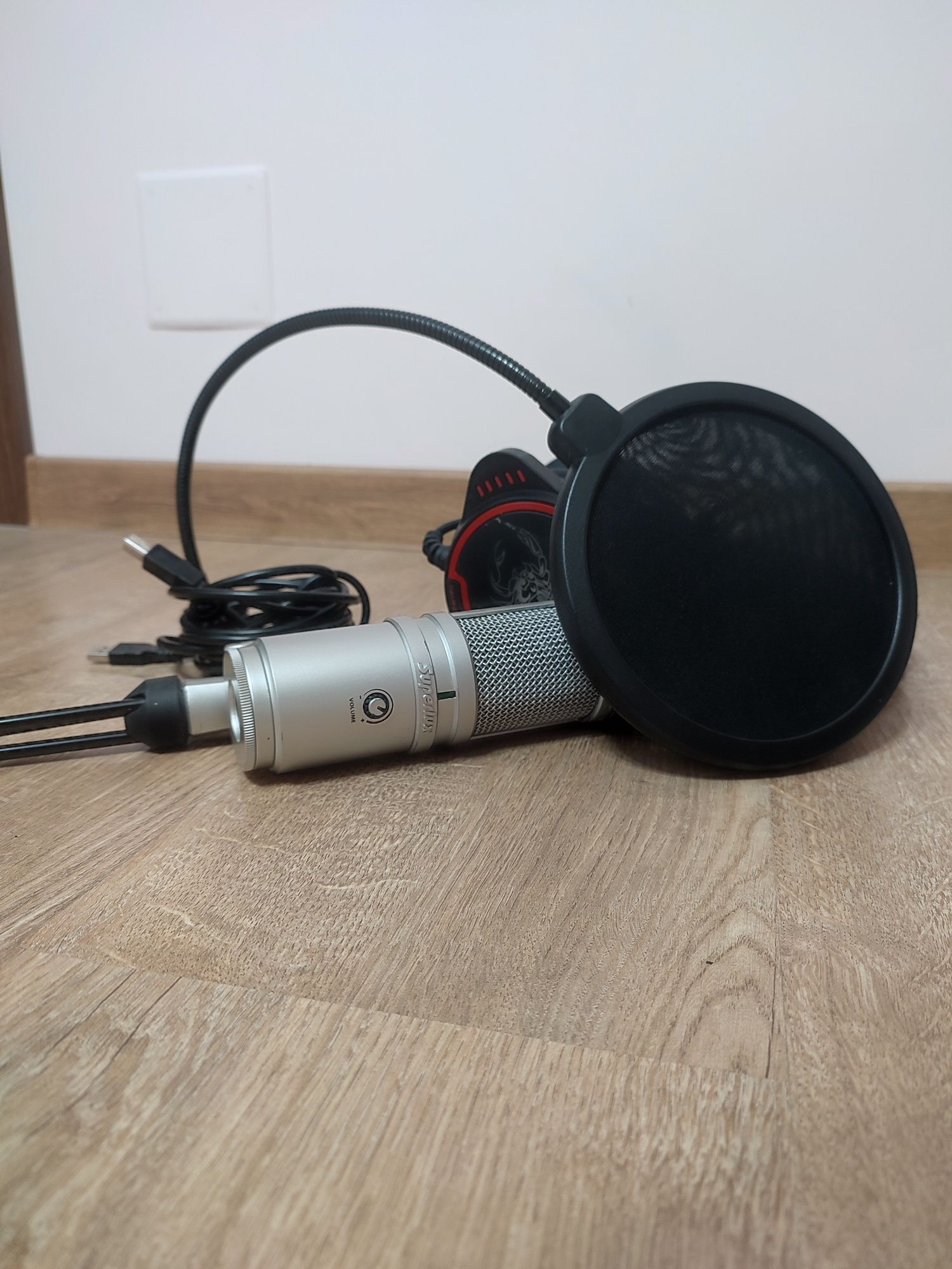 Microfon studio E205U + Pop filtru + casti gaming + cabluri
