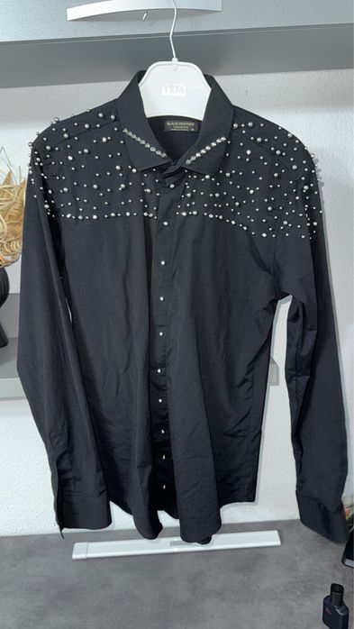 Camasa culoarea neagra