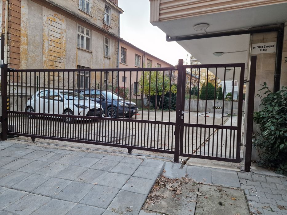 Парко място  под наем до Львов Мост