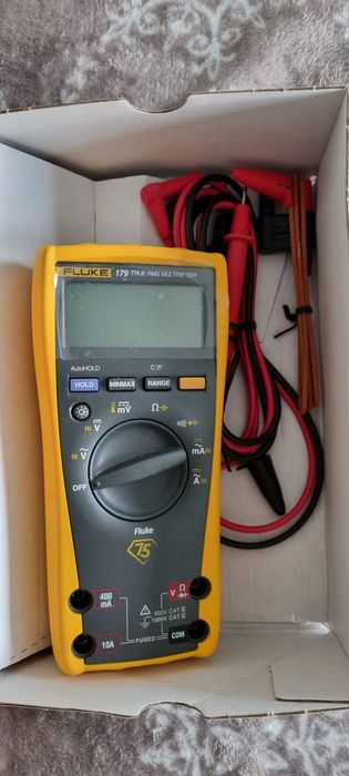 Fluke multimetru