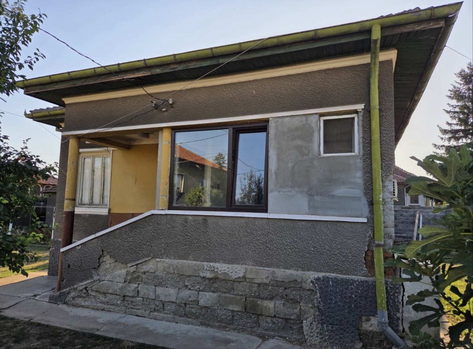 Къща в село Покрайна