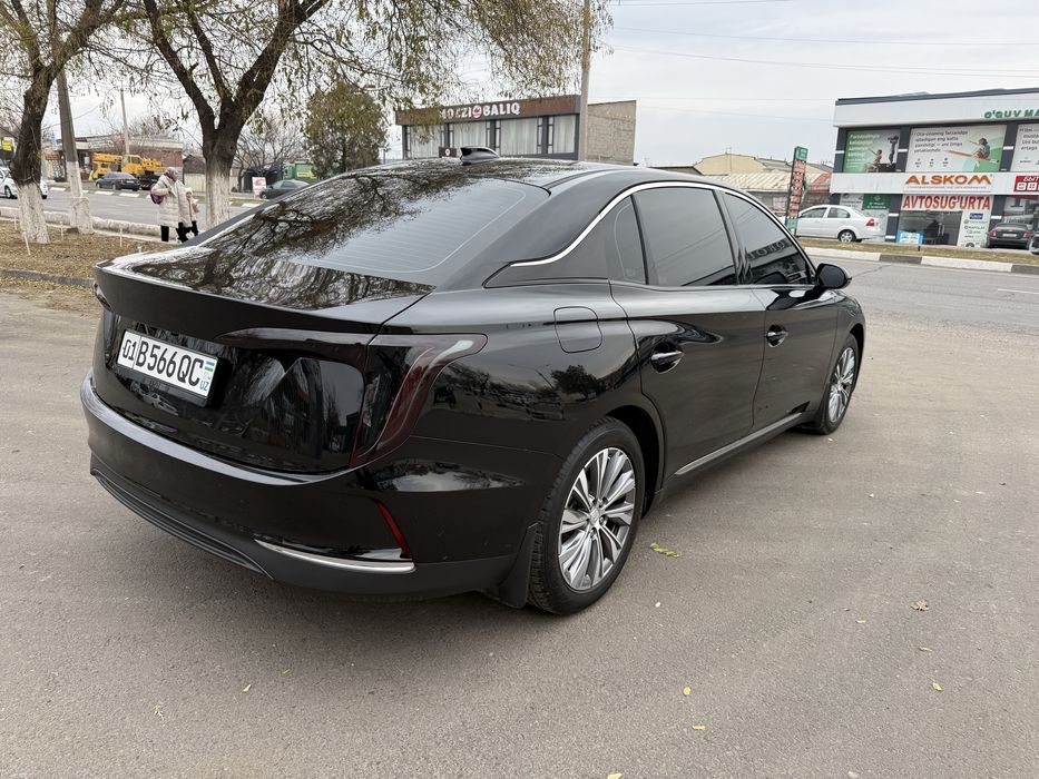 Hongqi eqm5-500км в аренду с выкупом