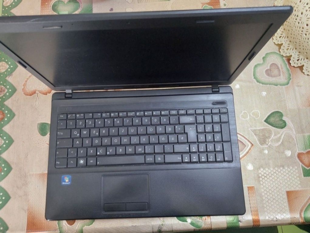Laptop Asus Procesor i5