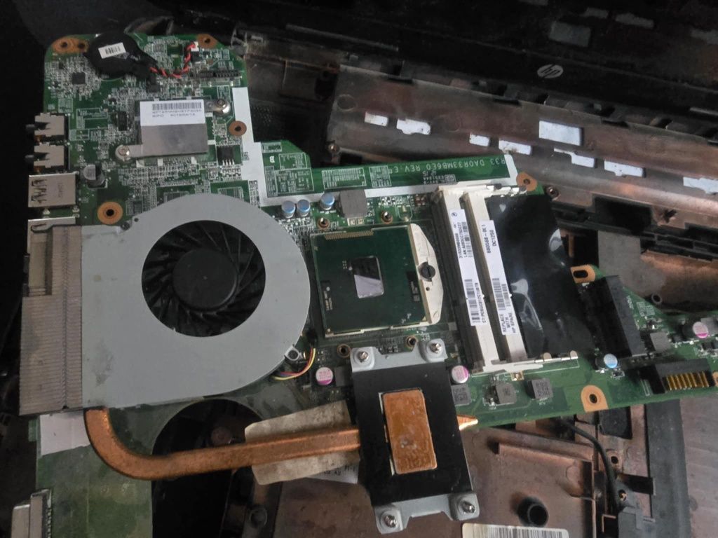 Reparatii laptopuri si calculatoare