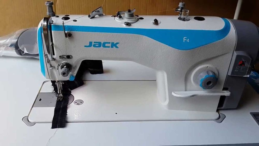 Продам швейную машинку Jack F4 срочно