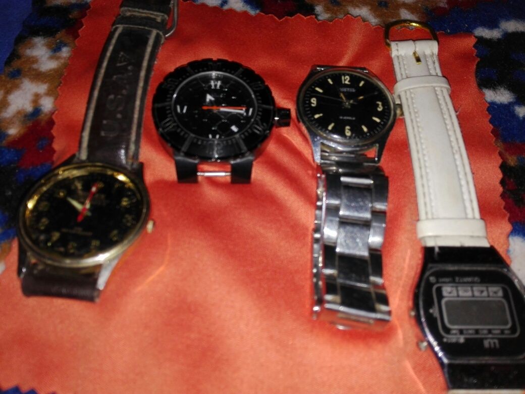 Diverse modele si marci de ceasuri intre 50 si  1oo ron