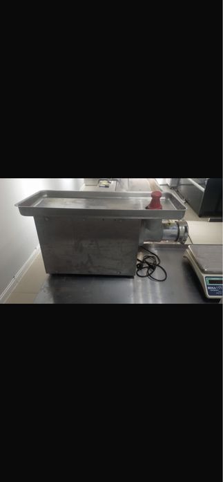 Продается мясорубка.